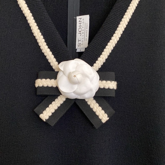 *NWT* Classy ST JOHN COLLECTION Black White Knit Top w Flower Pin Size L - Picture 2 of 6